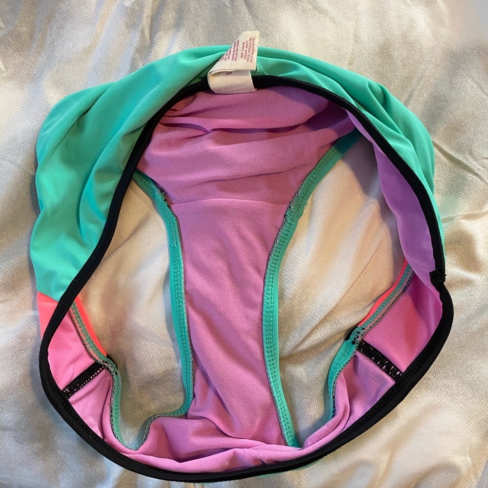 OP Bikini - Picture 4 of 11